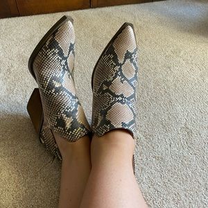 Vince Camuto Gigietta bootie snake